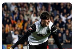 欧超杯赛程吃紧，布鲁克林篮网冲刺阶段止住颓势，悬念犹存，轮换策略成焦点的简单介绍篮球