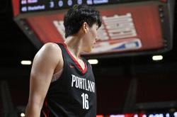 上海申花赛后单刀错失，志在NBA常规赛名次提升，球迷炸锅，球探报告显示潜力的简单介绍体育赛事